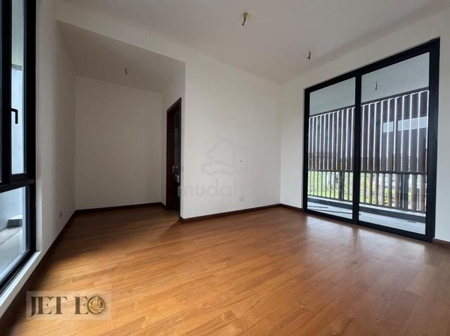 Spacious Garden Eco Sanctuary Grandezza 2 Sty Super Bungalow House 1