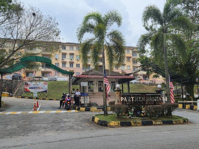 saujana apartment 1