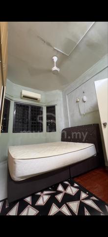 Masterbedroom untuk penghuni lelaki kemasukan segera 1