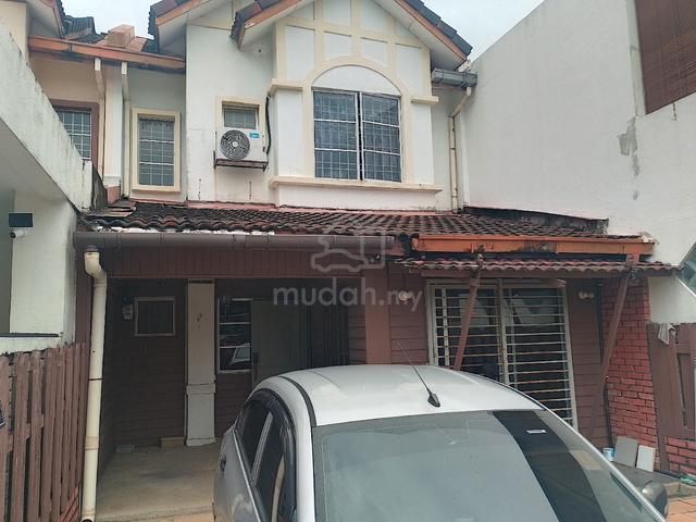 Co-Living Landed House Single Room c/w Attached Bathroom and Aircond 1