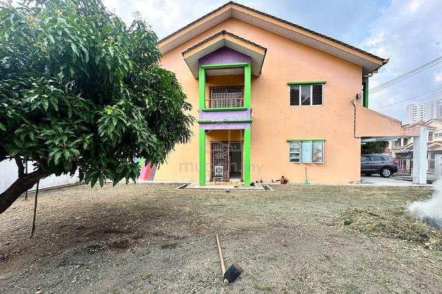 CORNER Lot Double Storey Link Terrace House Taman Universiti Bangi 1