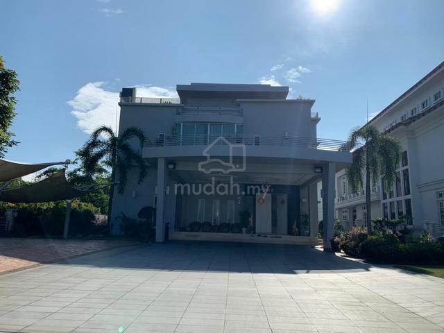 4-Storey Luxury Bungalow @ The Mines 1