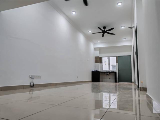 [ RENOVATED / GATED & GUARD ] Townhouse @ Simfoni Perdana For Sale 1