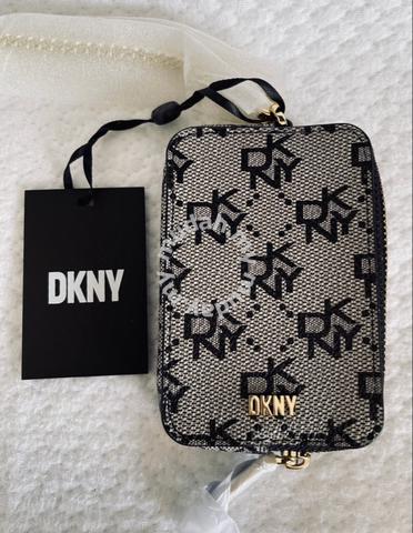 Dkny airpod case hot sale