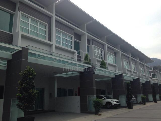 2 1/2 storey terrace house at permai gardens tanjung bungah for rent 1