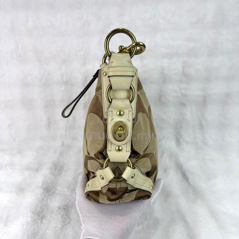 Carousel Image