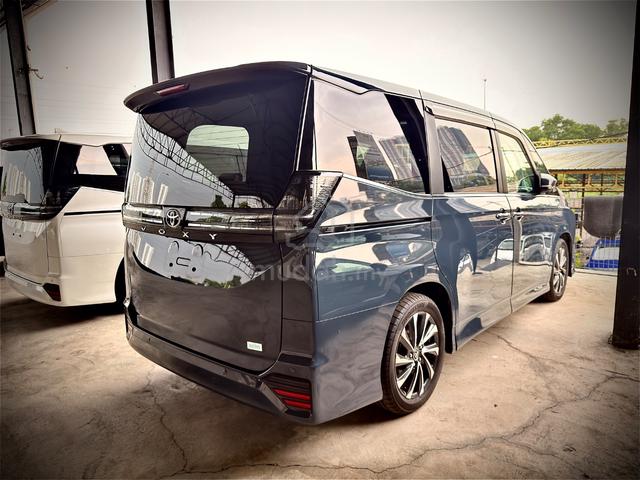 2022 Toyota VOXY 2.0 S-Z (A) - 4
