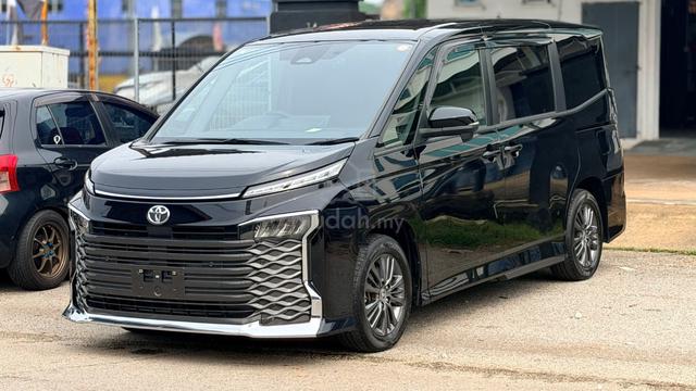 2023 Toyota VOXY 2.0 SG - 2
