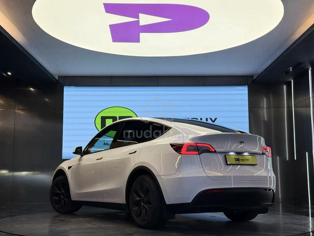 2024 Tesla MODEL Y STANDARD RANGE RWD Enhanced AP - 2