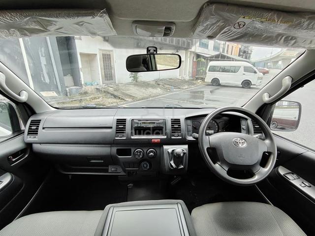 2023 Toyota Hiace 2.5 (M) Window Low Roof 14 Seat - 5