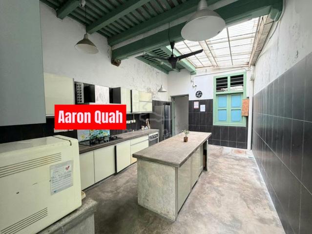 UNESCO 2.5 Storey Heritage AirBnB Shop House @ Georgetown 1