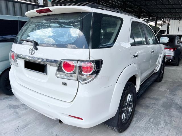 2015 Toyota FORTUNER 2.7 V*WELL MAINTENANCE* - 4