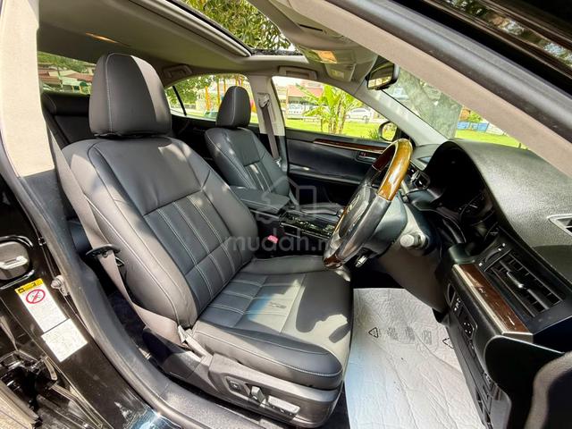 ON THE ROAD 2014 Lexus ES250 2.5 (A) - 5