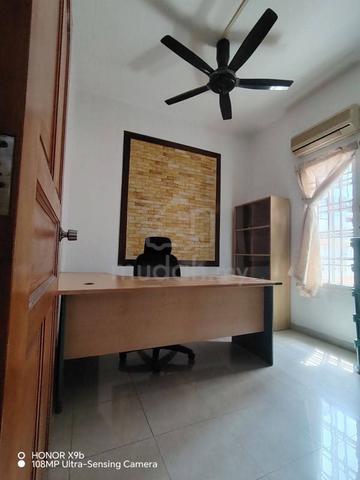 Room for Rent @ Bukit Indah | Female Only 1