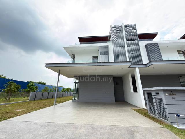 CORNER LOT ✅ 3 Storey Semi D Broadleaf Residences, Kota Kemuning 1