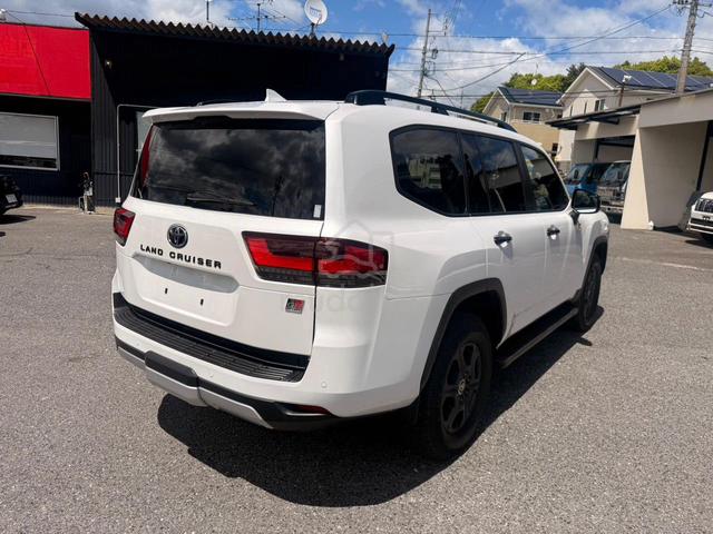 2023 Toyota Land Cruiser 300 GR-Sport 3.5 Petrol - 5
