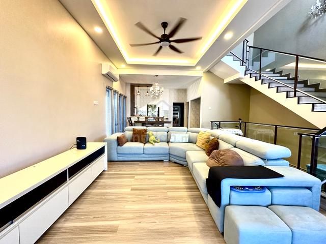 Move-In Condition! End-Lot 3-Storey Terrace @ Halamanda Gombak 1