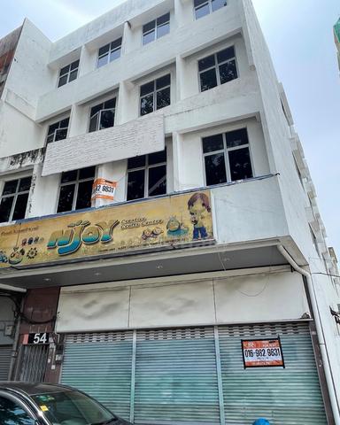 Jln Gambut Endlot 2nd Floor / 3rd Floor Shoplot Facing Main Road 1