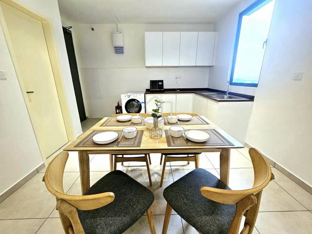 Meta City@Seri Kembangan Master/Medium/Small Room ,1mth depo,5Min MRT 4