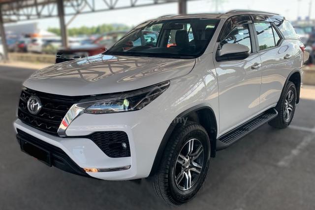 2023 Toyota FORTUNER 2.4 AT - 1