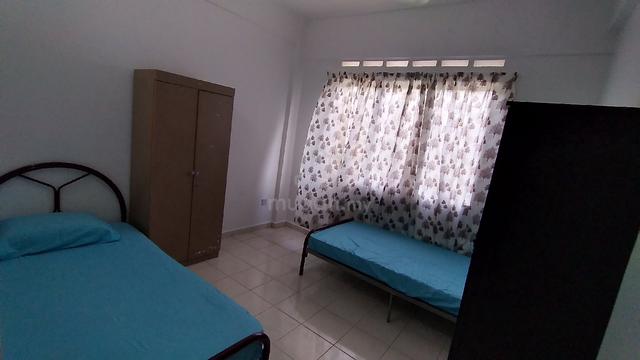 Master Room non-sharing or sharing berhampiran KLIA 1
