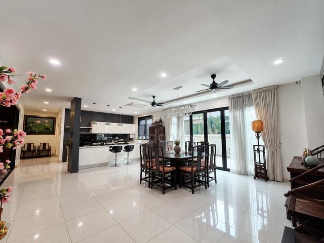 Fully Renovate 9060sf Amverton Park Bukit Kemuning 2 Storey Bungalow 1