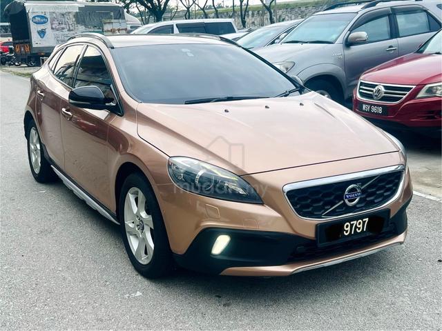 Offer!! 2013 Volvo V40 2.0 T5 (A) - 1