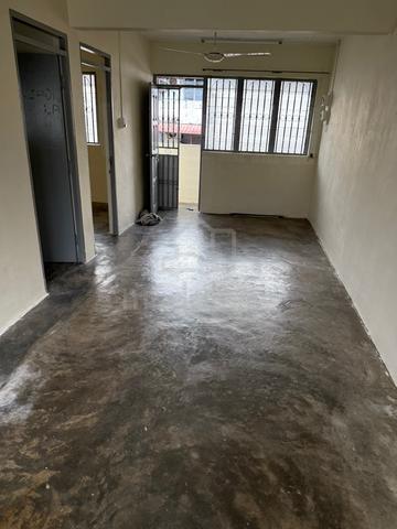 Flat for Rent – Taman Tun Aminah (Block 20) 1