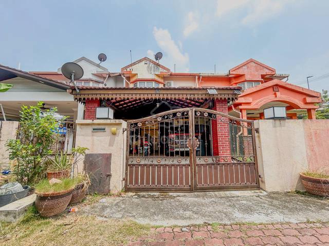 FACING OPEN BIG SIZE Double Storey Terrace House Seksyen 7 Shah Alam 1