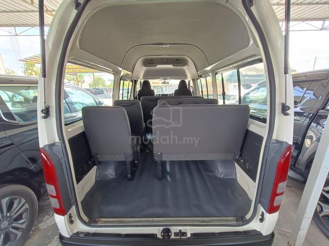 2013 Toyota HIACE WINDOW 2.7 PETROL (M) 11 SEATS - 5