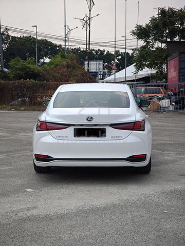 2019 Lexus ES250 2.5 LUXURY MY19 XZ10 (A)FACELIFT - 4