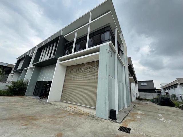 Taman Perindustrian Cemerlang — Medium Industrial Factory For Rent / S 1