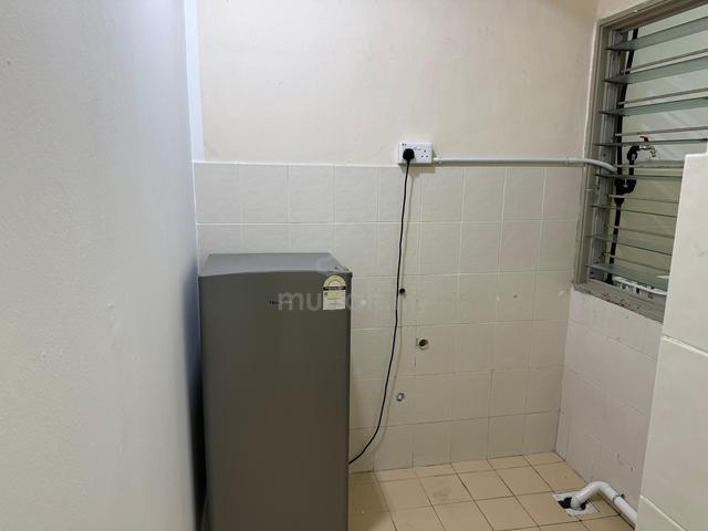 Dataran Otomobil Apartment 3