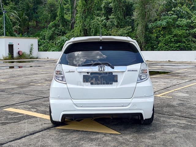 2013 Honda JAZZ 1.3 (HYBRID) FACELIFT (A) - 4