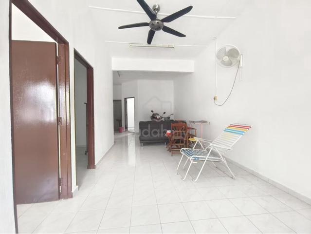 Taman Universiti Skudai 20x65 Well Maintained Unit 1