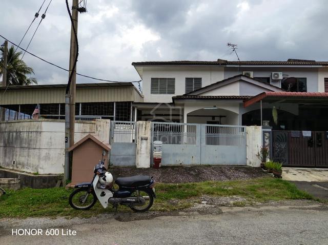 Rumah tepi untuk dijual di pekan Gopeng 1