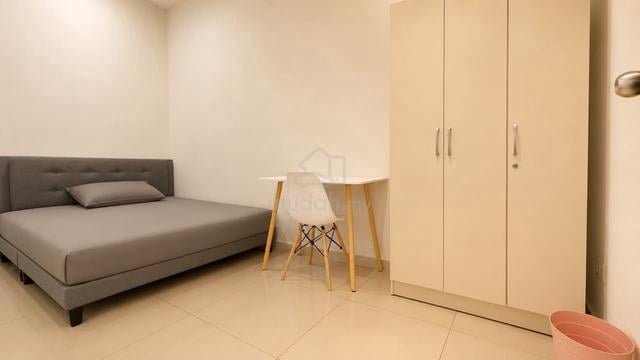 Cozy Middle Room for rent at Sunway Cassia, Batu Maung 1
