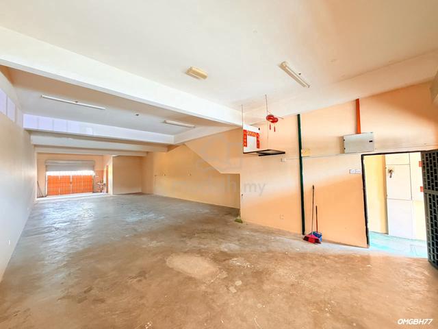 Kampung Jawa Klang Double Storey Shoplot 22x75 Newly Painted For Rent 1
