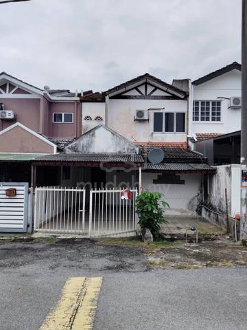 Depan Surau, Termurah Renovated 2 Storey Taman Sri Andalas, Klang 1