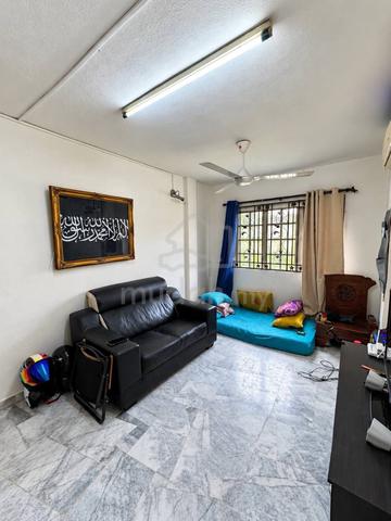Flat Dato Ahmad Razali 1