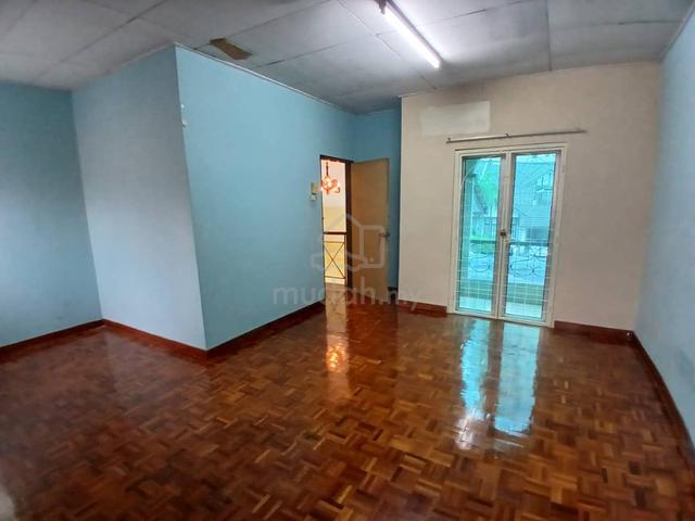 1.5 Storey Terrace House for Rent @ Usj 6, Subang Jaya, Selangor 3