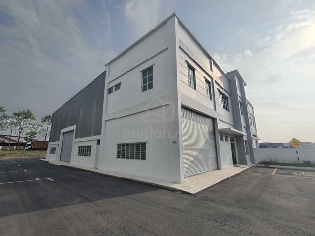 Senai Seelong @ Below Market Calue 1.5 Storey Semi - D For Sale 1