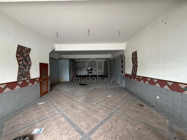 Taman Tampoi Utama @ JB Three Storey Renovated Shop (Facing Main Road) 1
