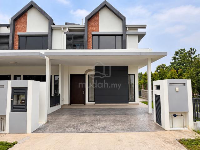 2 Storey End Lot House in Ilham Residence 2, Elmina East For Rent. 1