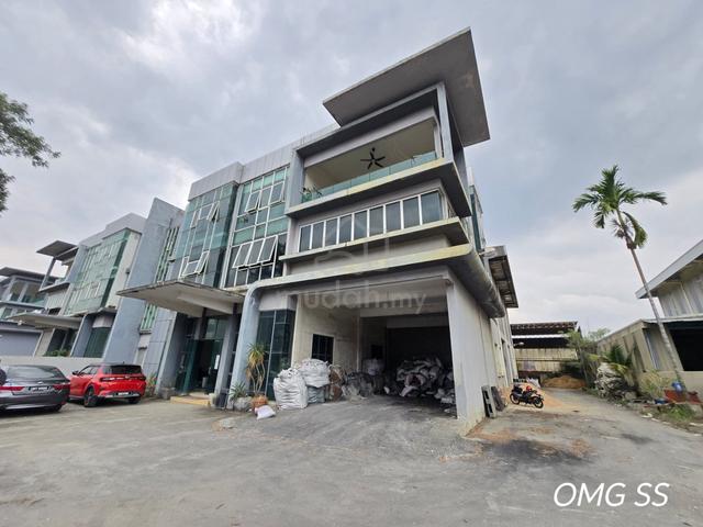 Bukit Kemuning 3 Storey Semi D Factory 1