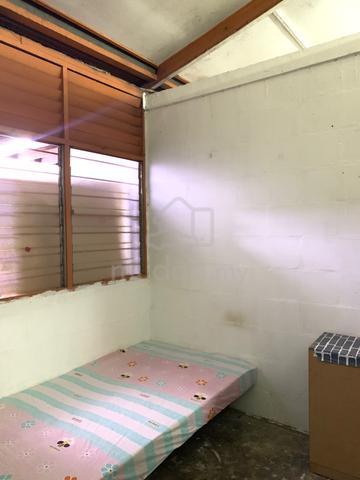 Rumah untuk dijual di tengah-tengah Pekan Rembau! 3