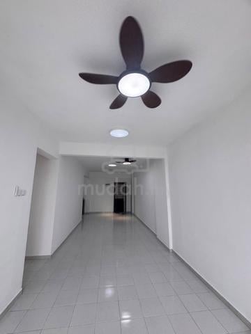 The Embassy Suites (Duta Impian) 1
