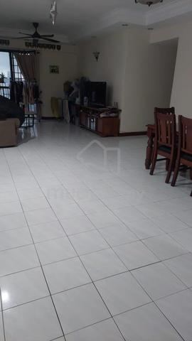 Middle Room for Rent in Bistari Condominium 1