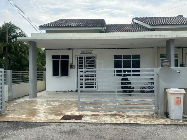 END LOT! FLEXIBLE DEPO Single Storey Taman Budi, Sabak Bernam 1