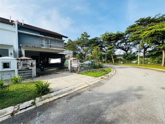 Below Market | 2 Storey Corner Lot, Facing Open @ Aman Putri U17 1
